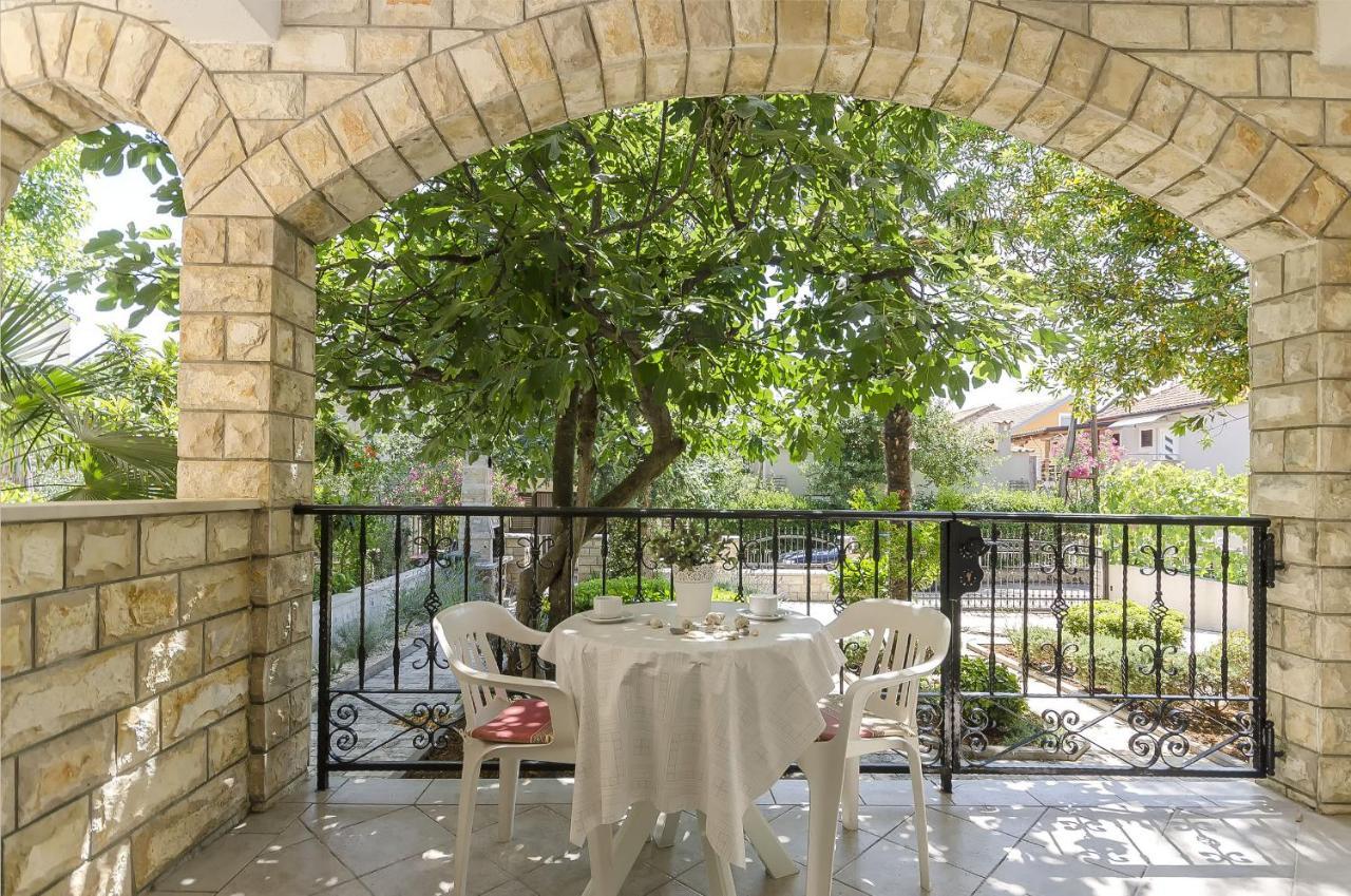 Apartments Karolina Βόντιτσε Εξωτερικό φωτογραφία
